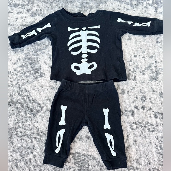 Baby Skeleton Pajamas Size 3M - Picture 1 of 4